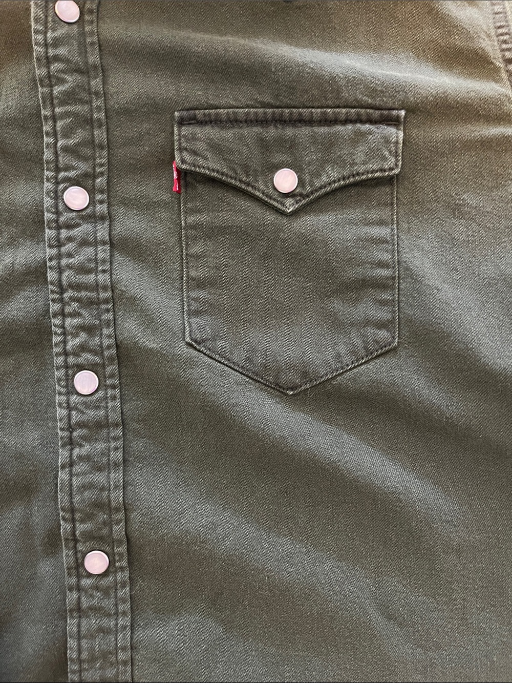 Levi’s Men's Army Green Western Snap-Front Shirt - Picture 3 of 4